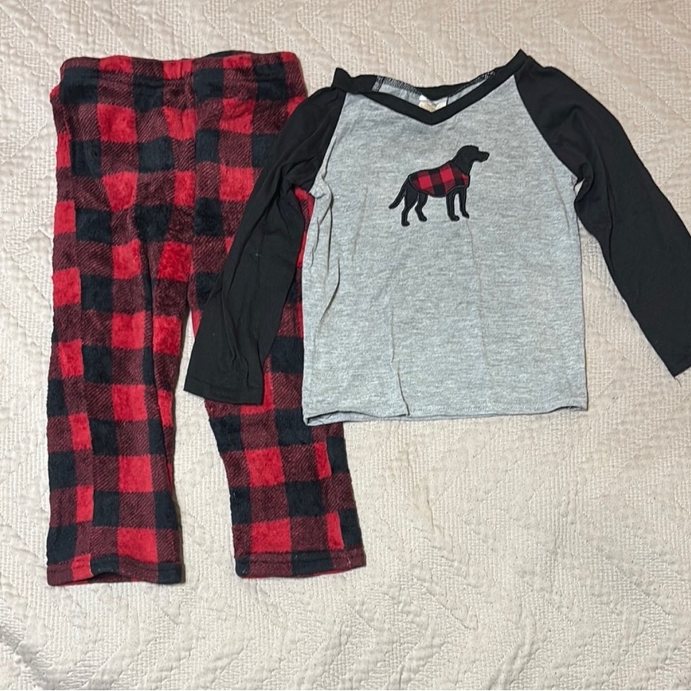 Bundle of 4T Pajama Sets (8 pieces) - Picture 4 of 11